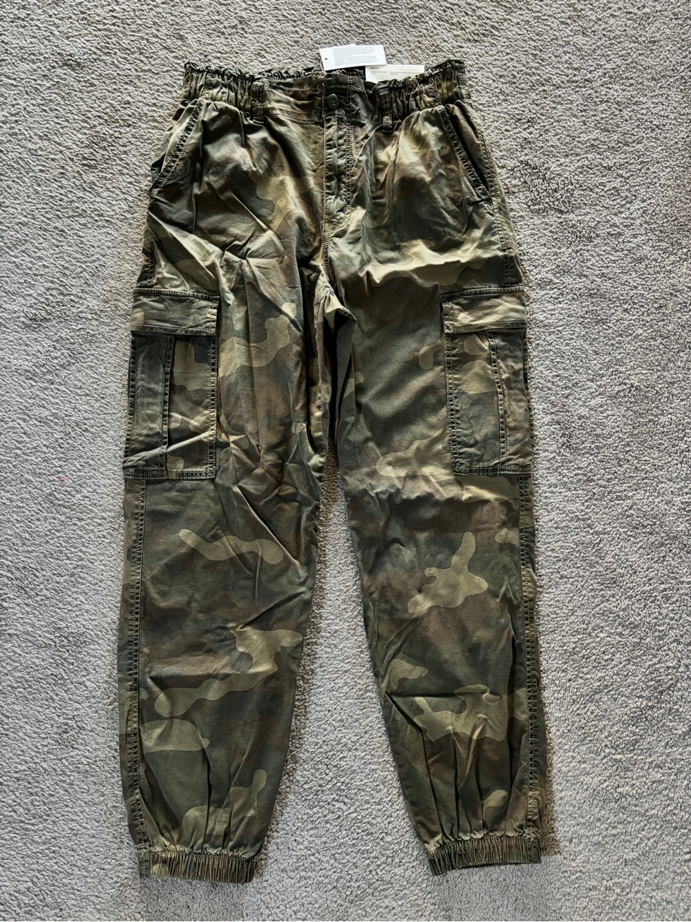 NWT！American Eagle Outfitters Camo Cargo Pants - Olive Green